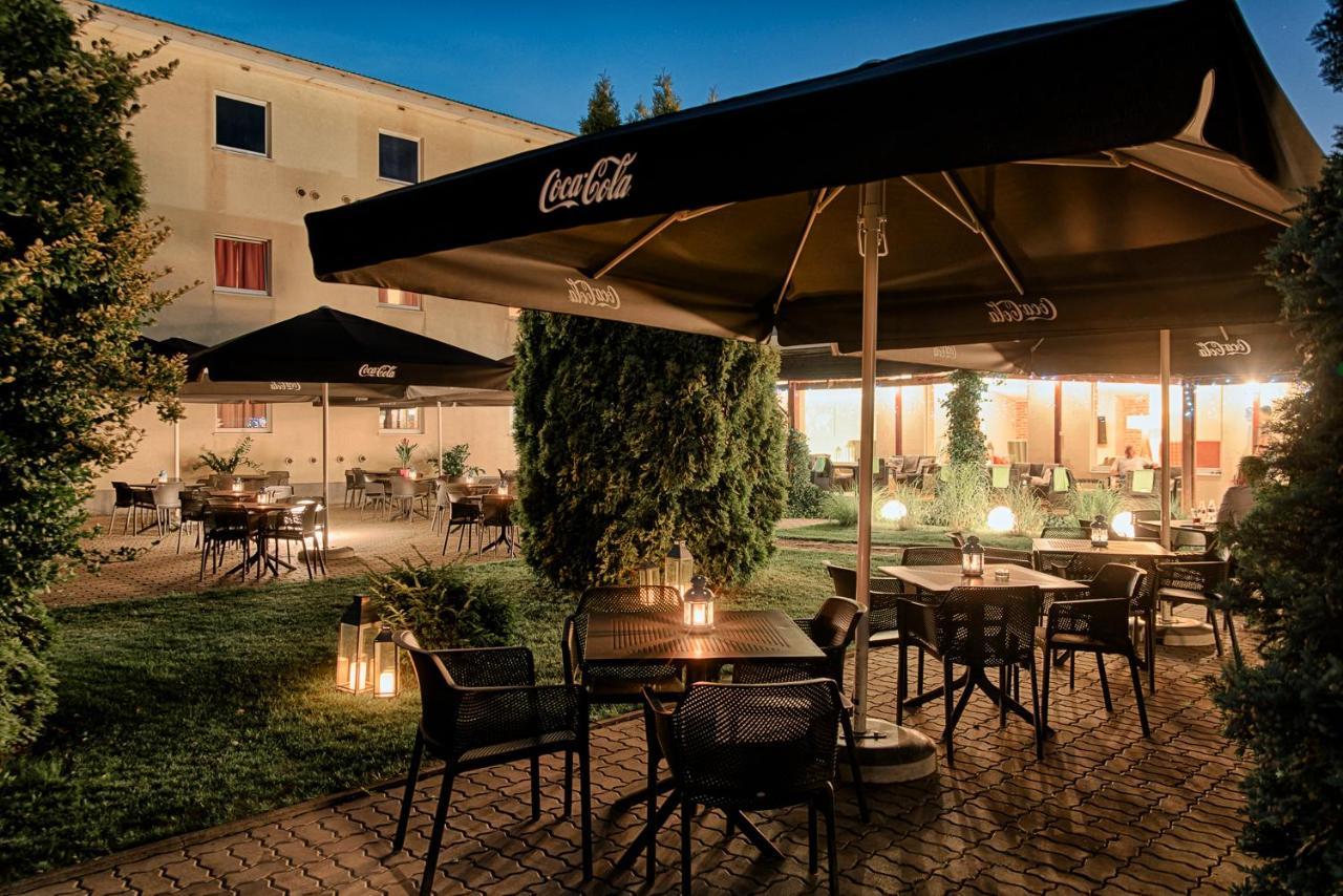 רשין Citi Hotel'S Warszawa-Falenty מראה חיצוני תמונה