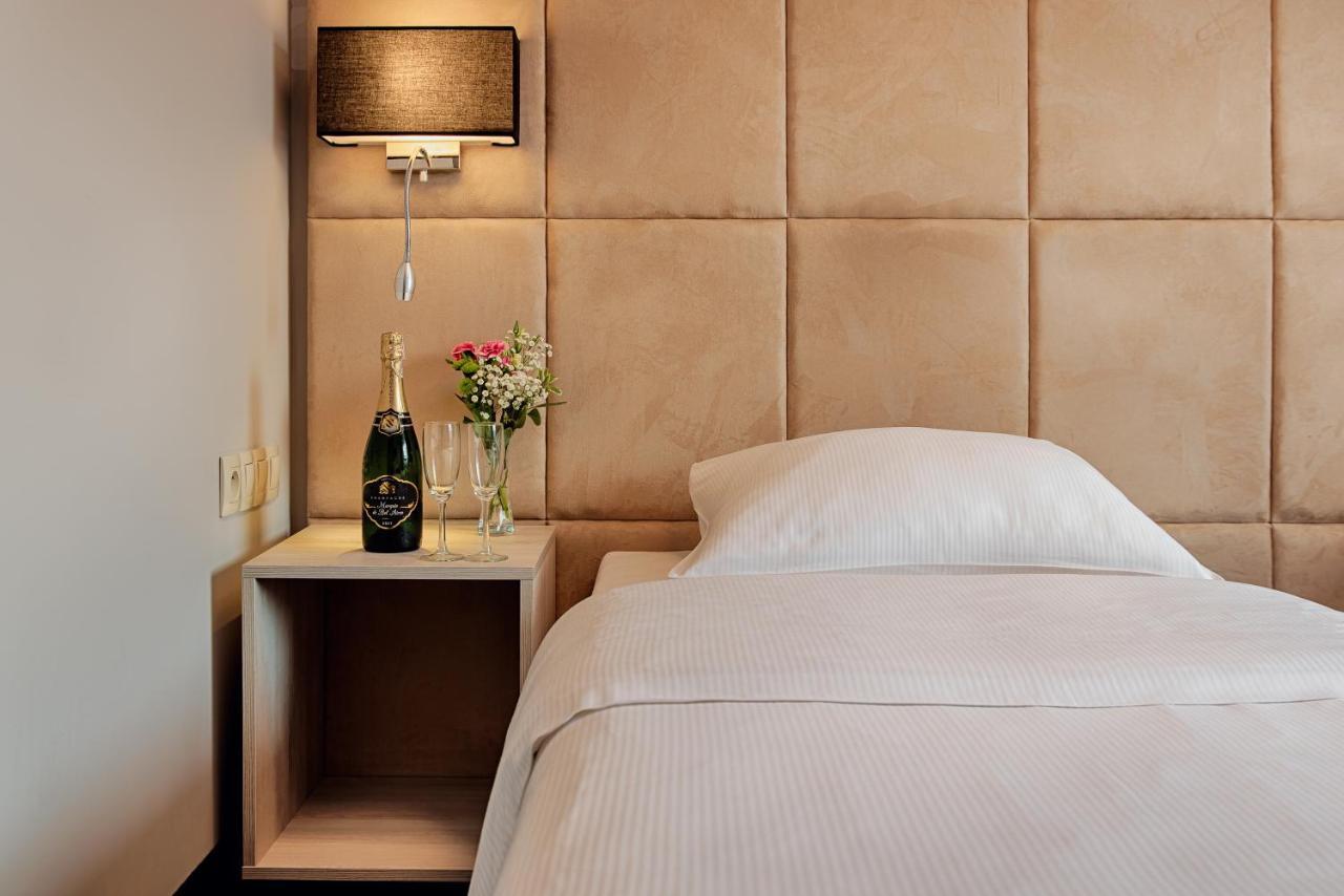 רשין Citi Hotel'S Warszawa-Falenty מראה חיצוני תמונה